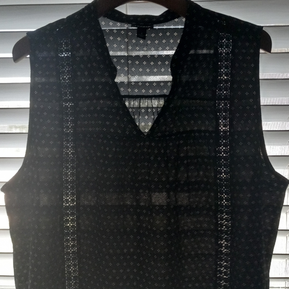 Torrid 2X V-Neck Crocheted Trim Sleeveless Tunic Top Plus - Picture 11 of 15